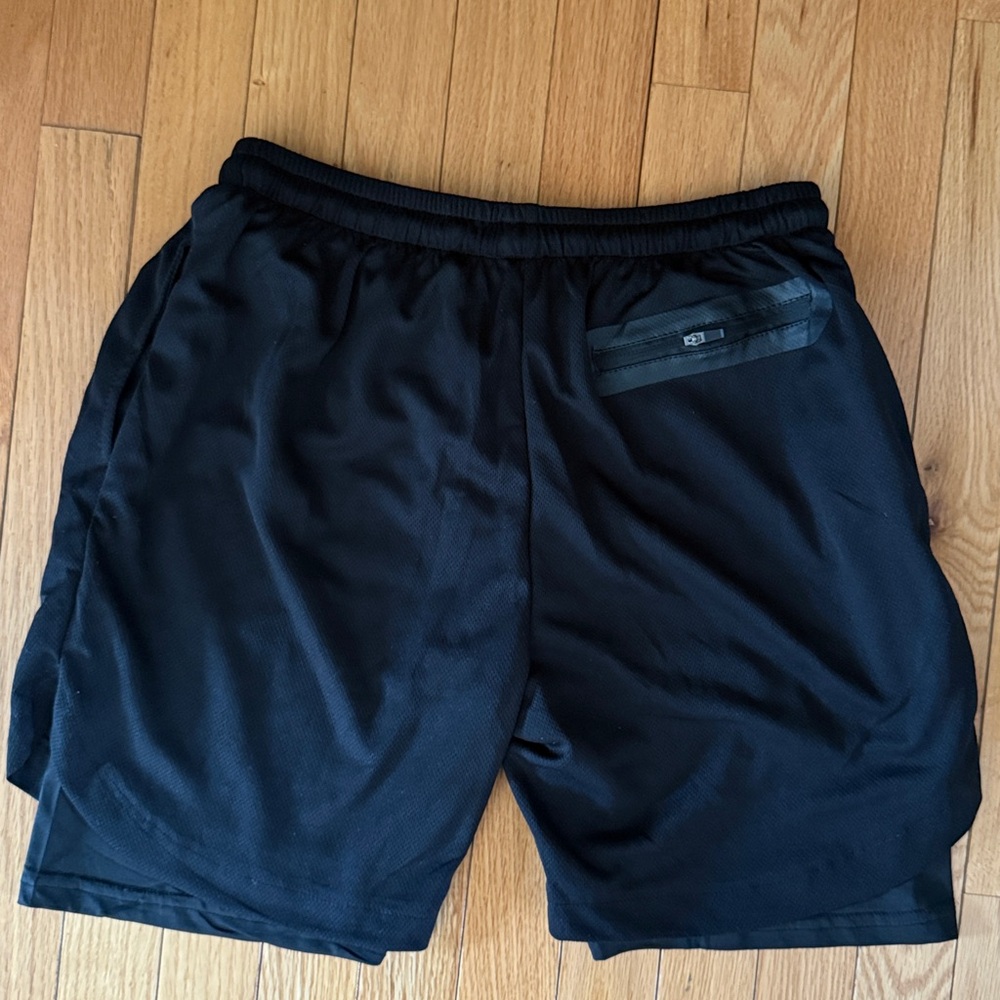 Men's Black Athletic Shorts Size Large - Picture 2 of 4